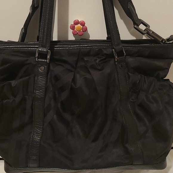 Authentic Burberry diaper bag. - Picture 4 of 11